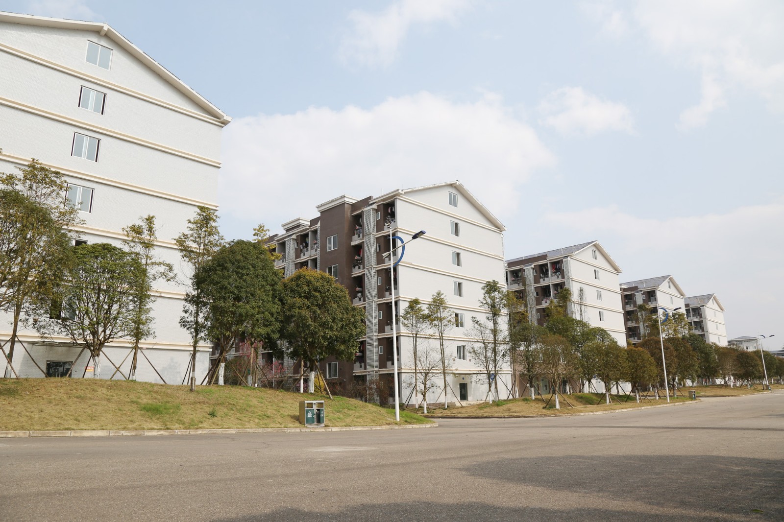 學校外景4.jpg