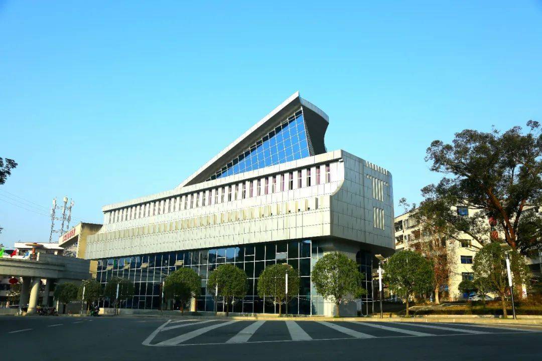 四川省南充師范學(xué)校2020級新生報到須知